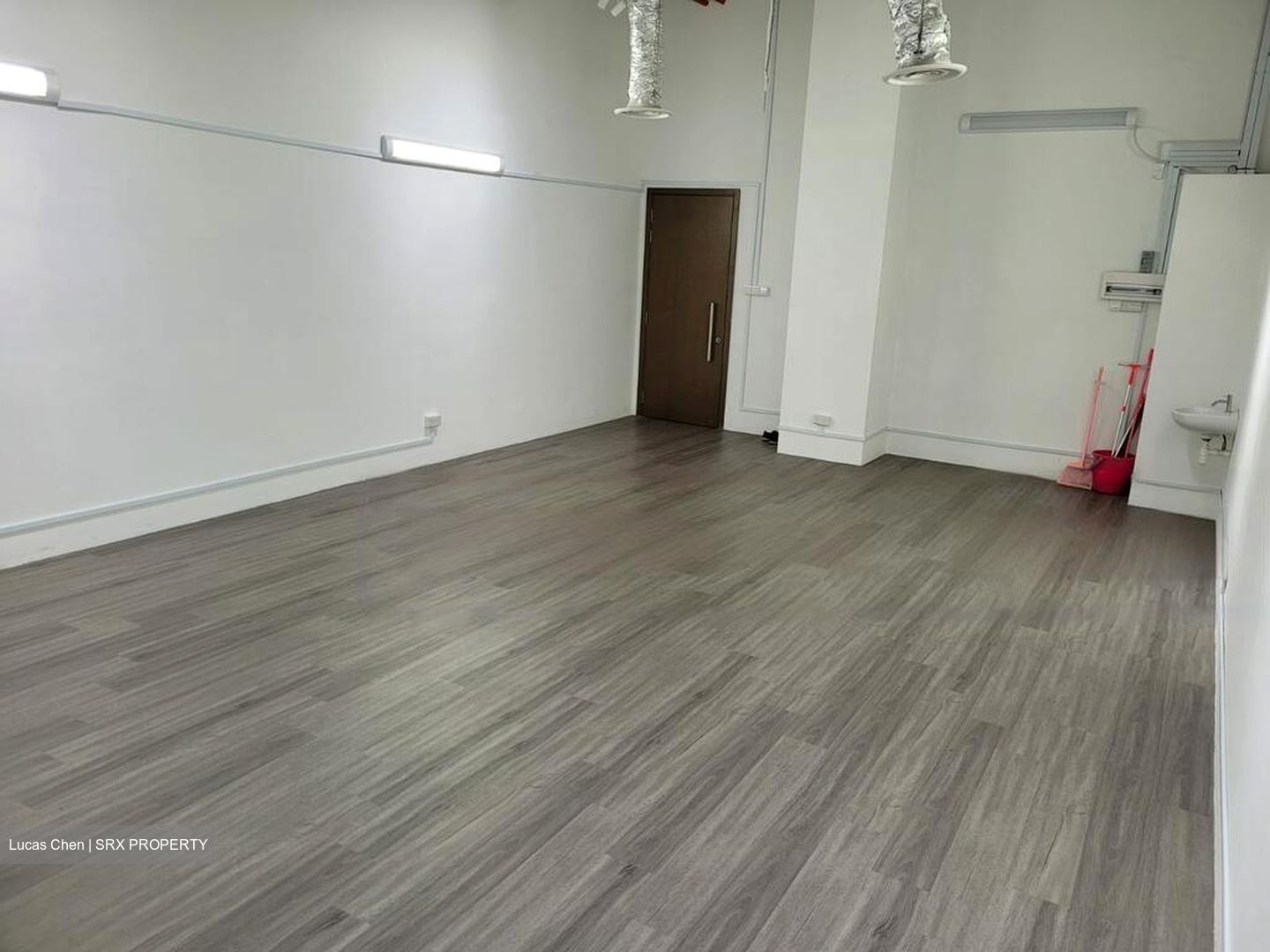 Parc Esta (D14), Office #485978651